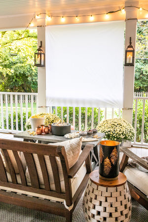 Step-by-step tutorials to make a DIY outdoor movie theater and s’mores station from a coffee table + fall outdoor decorating ideas.