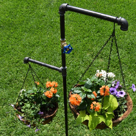 Faux Faucet Shepherd’s Hook – Comometal